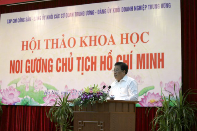Ông Sơn Minh Thắng - Ủy viên Trung ương Đảng, Bí thư Đảng ủy Khối các cơ quan Trung ương phát biểu đề dẫn tại Hội thảo khoa học “Noi gương Chủ tịch Hồ Chí Minh” - Nguồn ảnh: website ĐUK các cơ quan Trung ương
