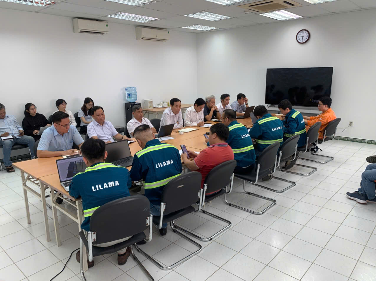 Họp giao ban giữa Chủ đầu tư, Tư vấn và Liên danh Nhà thầu về tiến độ triển khai Dự án Khí Lô B.